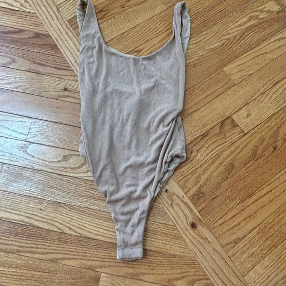 Princess Polly Low-Cut, Backless Bodysuit (Beige) - Picture 4 of 7